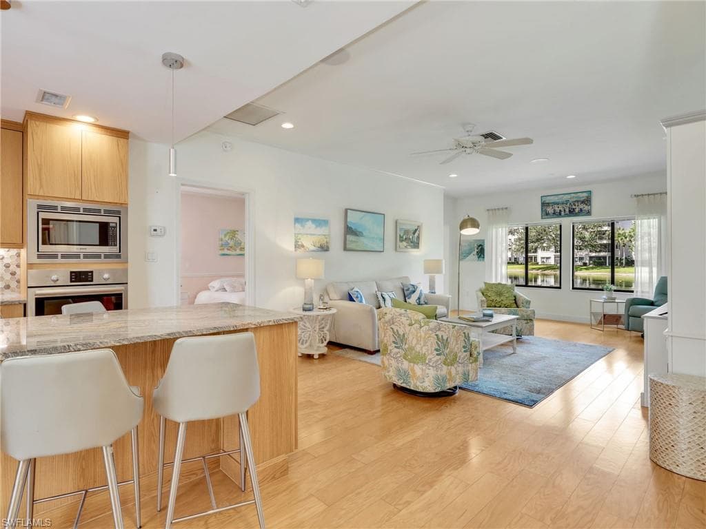 401 Arbor Lake Dr 4-101, Naples, FL 34110-2