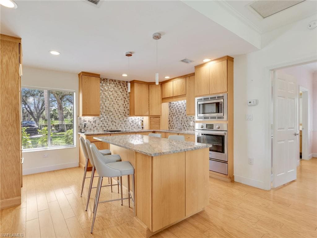 401 Arbor Lake Dr 4-101, Naples, FL 34110-3