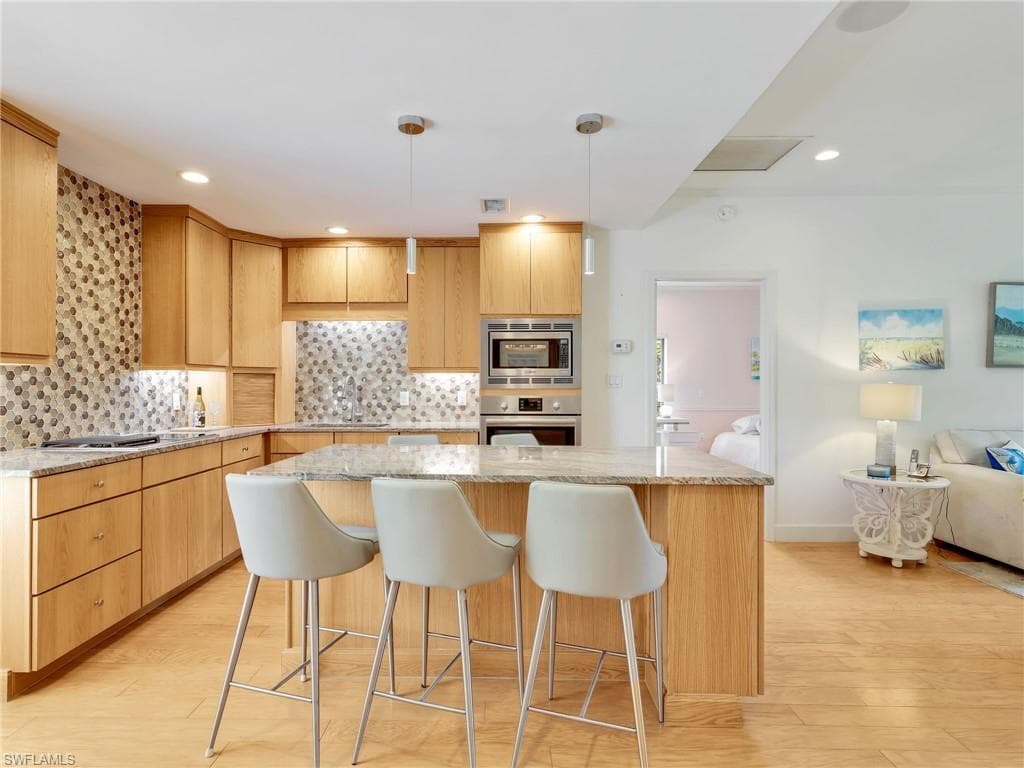 401 Arbor Lake Dr 4-101, Naples, FL 34110-4