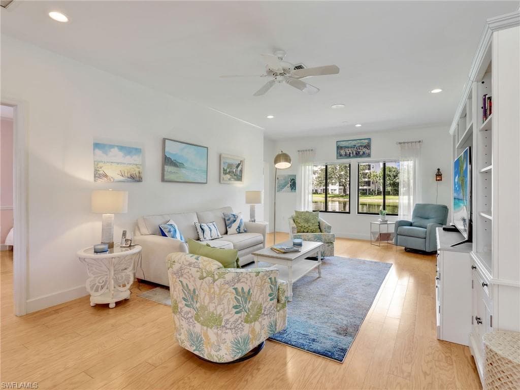 401 Arbor Lake Dr 4-101, Naples, FL 34110-7