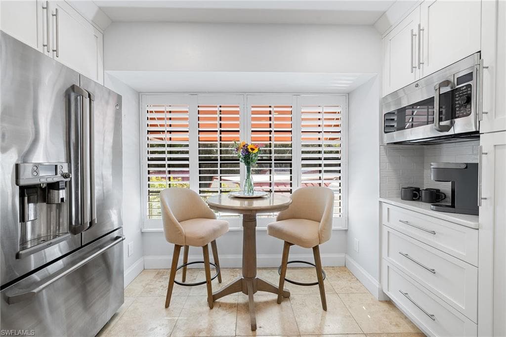 629 Serendipity Dr 629, Naples, FL 34108-9