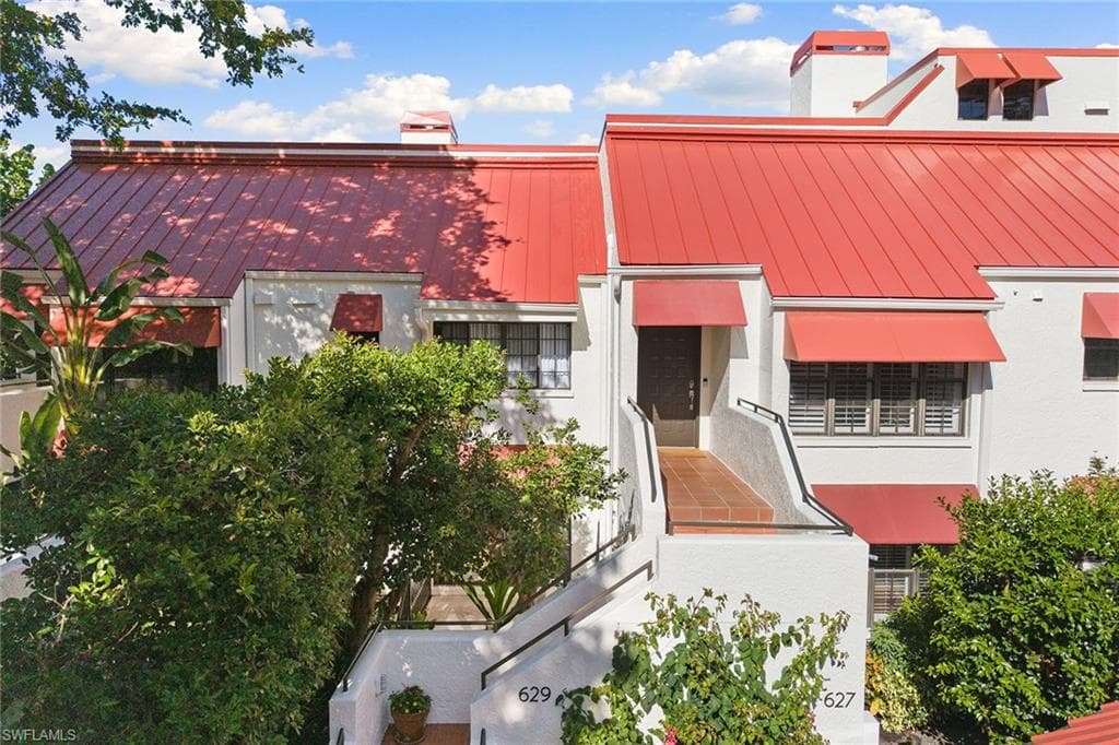 629 Serendipity Dr 629, Naples, FL 34108-28