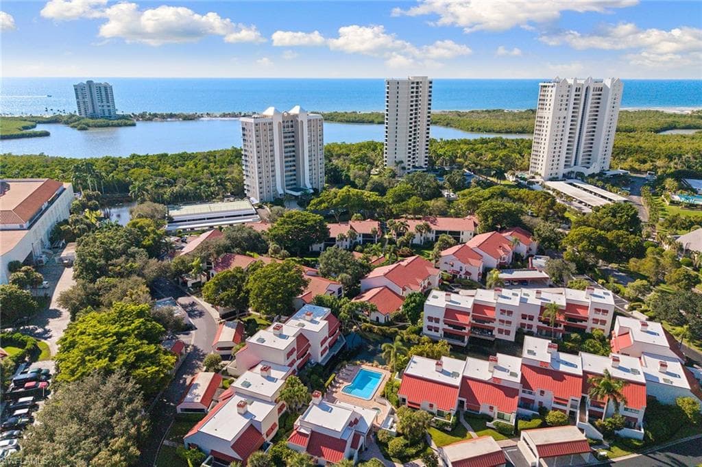 629 Serendipity Dr 629, Naples, FL 34108-30