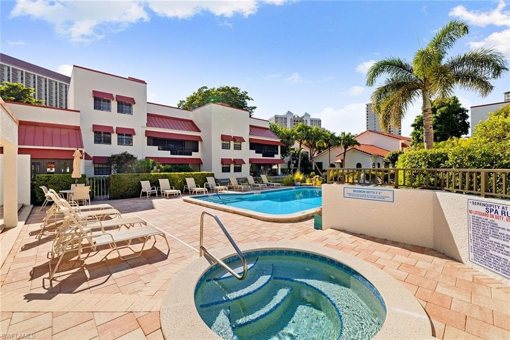 629 Serendipity Dr 629, Naples, FL 34108-32