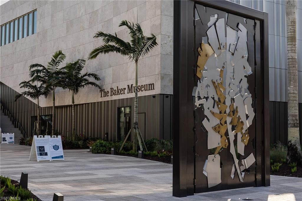 629 Serendipity Dr 629, Naples, FL 34108-45