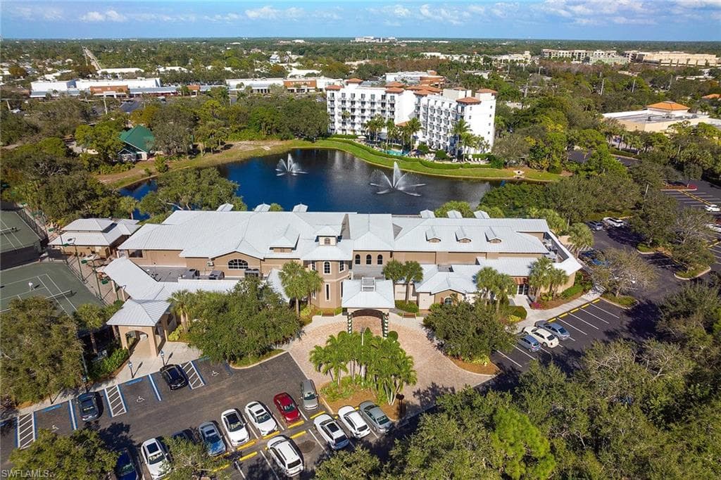 629 Serendipity Dr 629, Naples, FL 34108-47