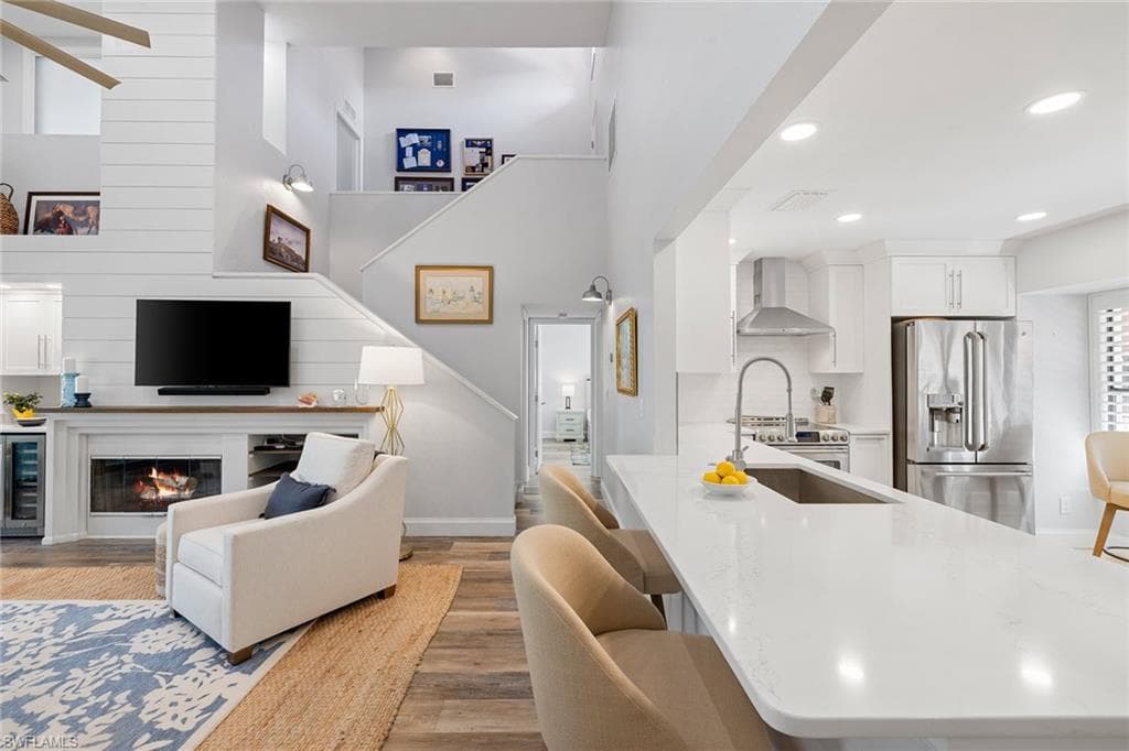 629 Serendipity Dr 629, Naples, FL 34108-5