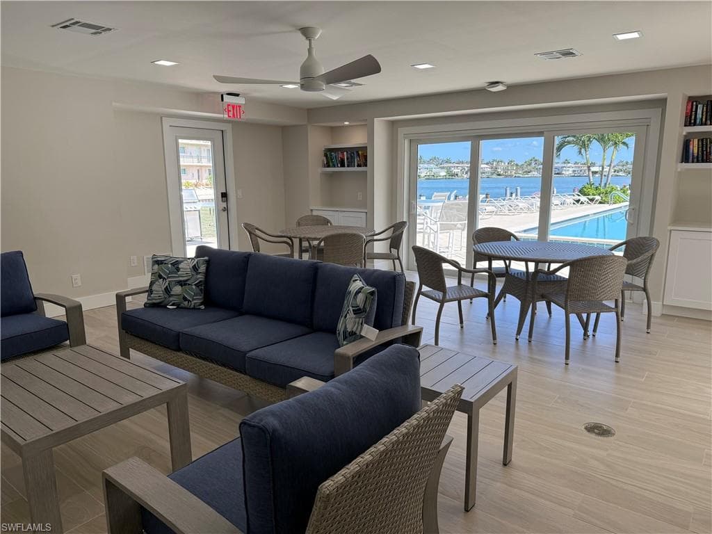 2880 Gulf Shore Blvd N 404, Naples, FL 34103-16