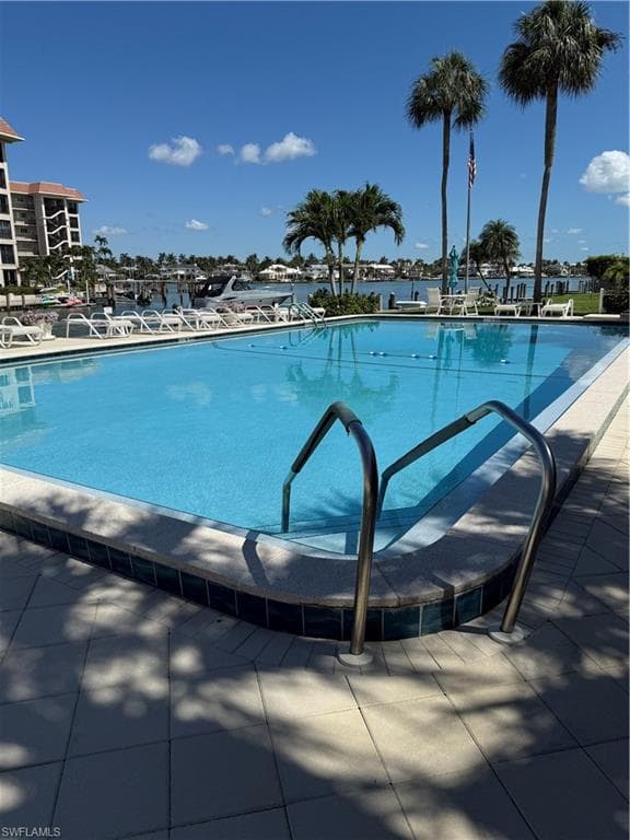 2880 Gulf Shore Blvd N 404, Naples, FL 34103-2