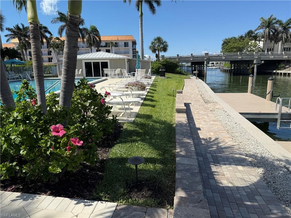 2880 Gulf Shore Blvd N 404, Naples, FL 34103-3