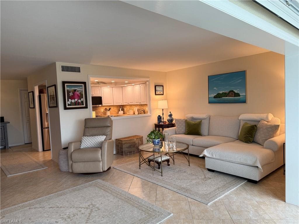 2880 Gulf Shore Blvd N 404, Naples, FL 34103-7