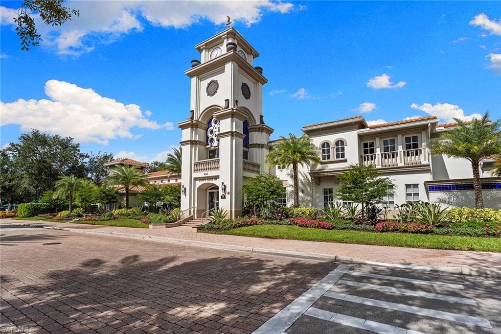 3540 Islandwalk Cir, Naples, FL 34119-33