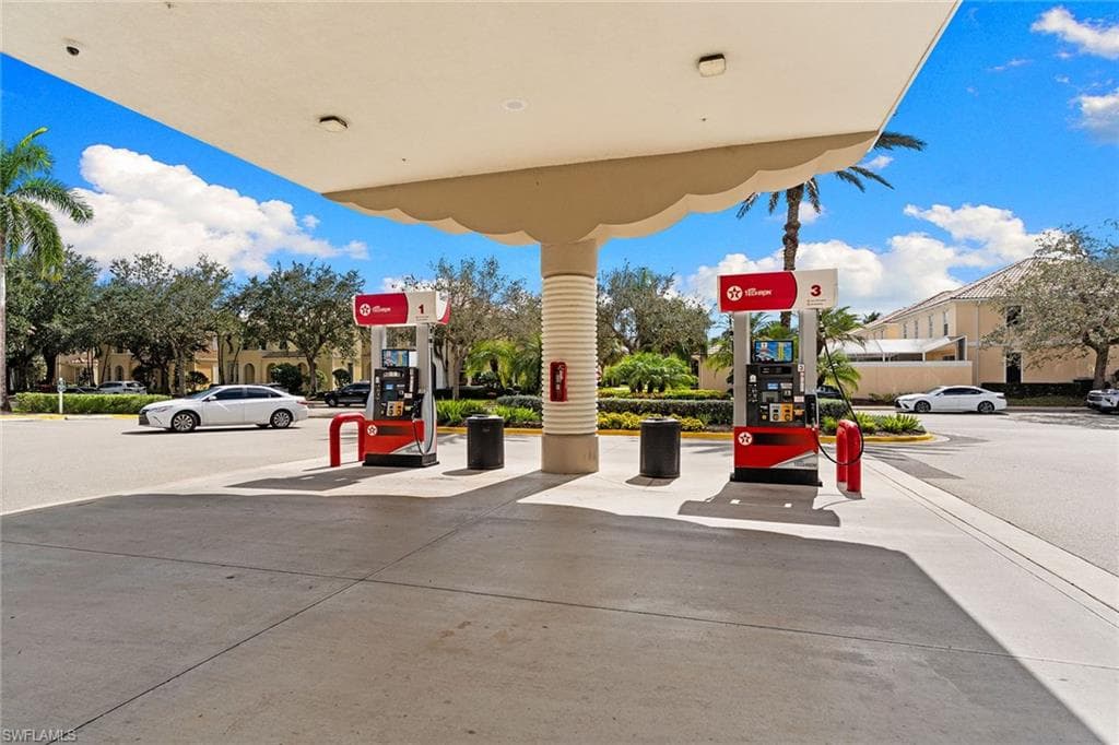 3540 Islandwalk Cir, Naples, FL 34119-42