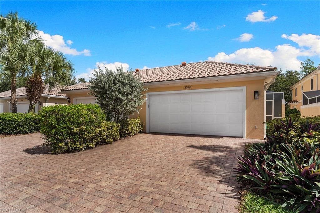 3540 Islandwalk Cir, Naples, FL 34119-45
