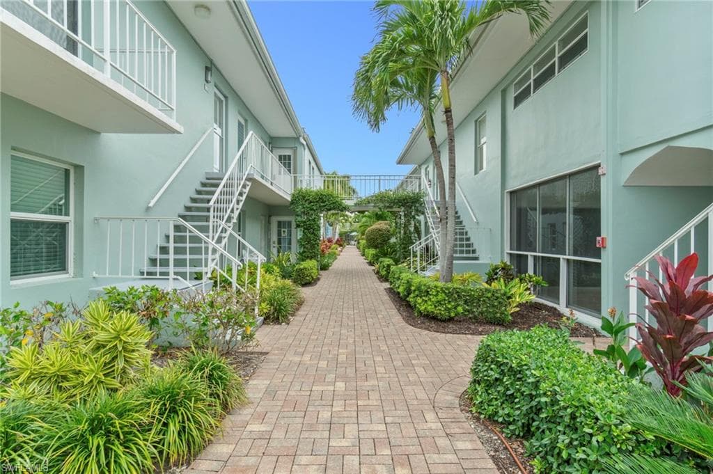 603 12th Ave S, Naples, FL 34102-15