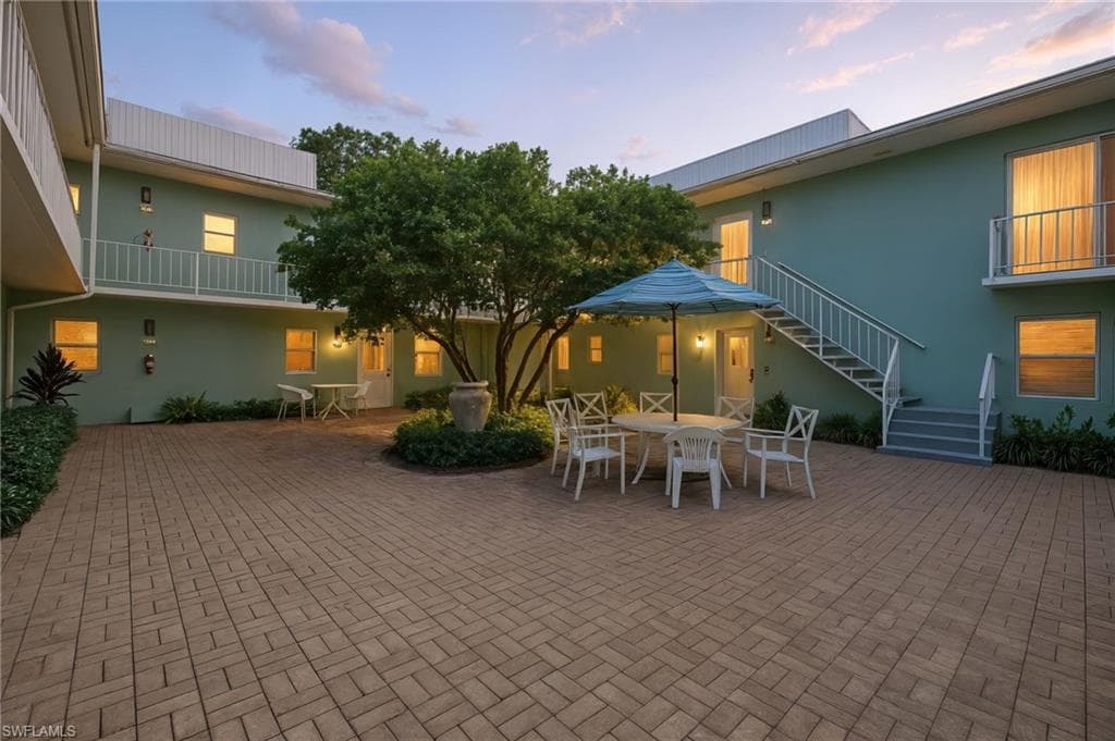 603 12th Ave S, Naples, FL 34102-21