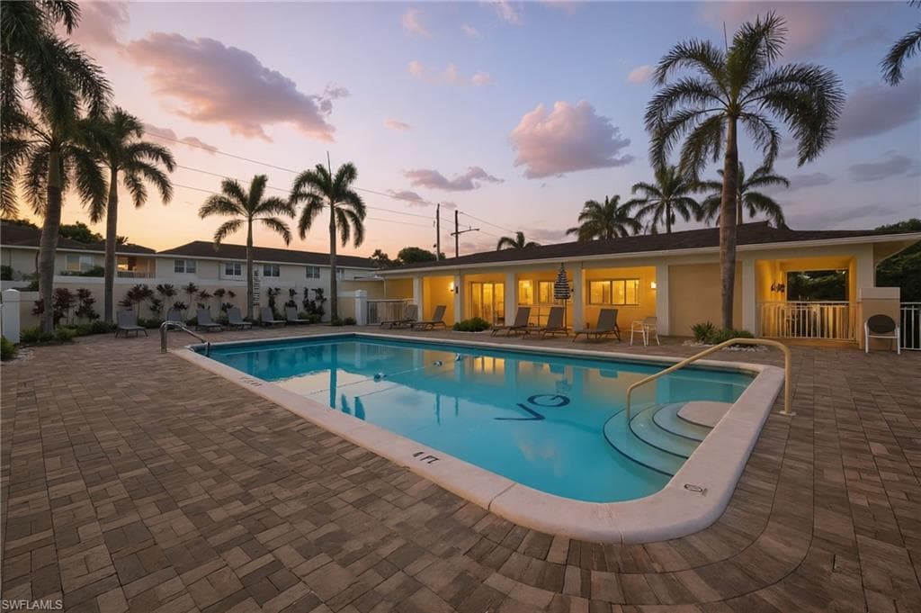 603 12th Ave S, Naples, FL 34102-22