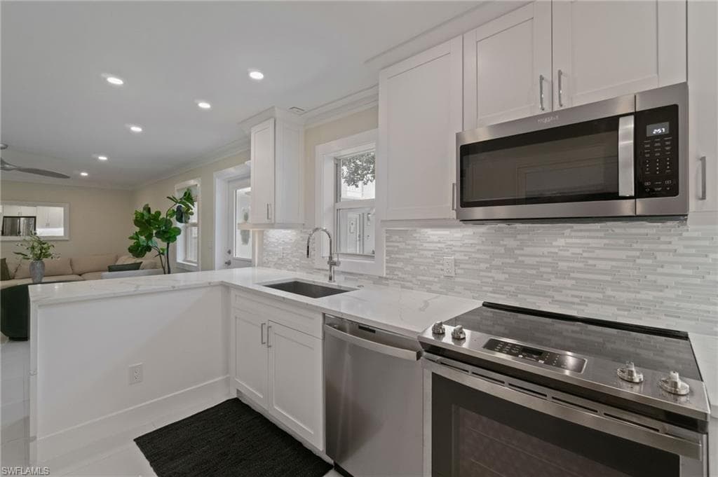 603 12th Ave S, Naples, FL 34102-6