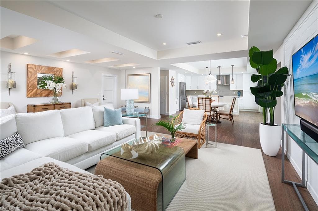 4830 West Blvd, Naples, FL 34103-8