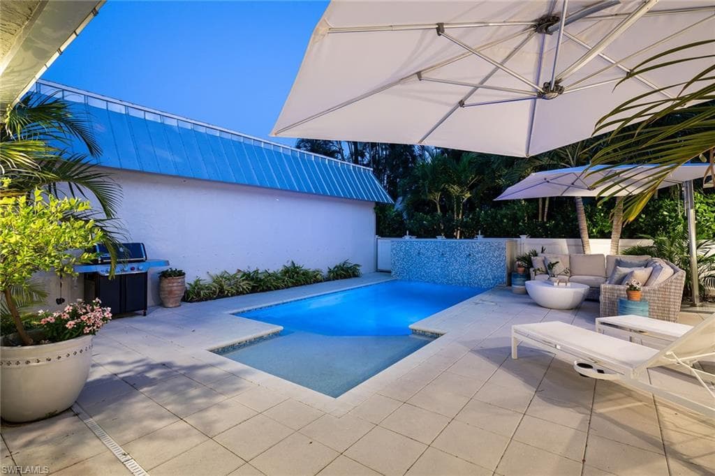 4830 West Blvd, Naples, FL 34103-28