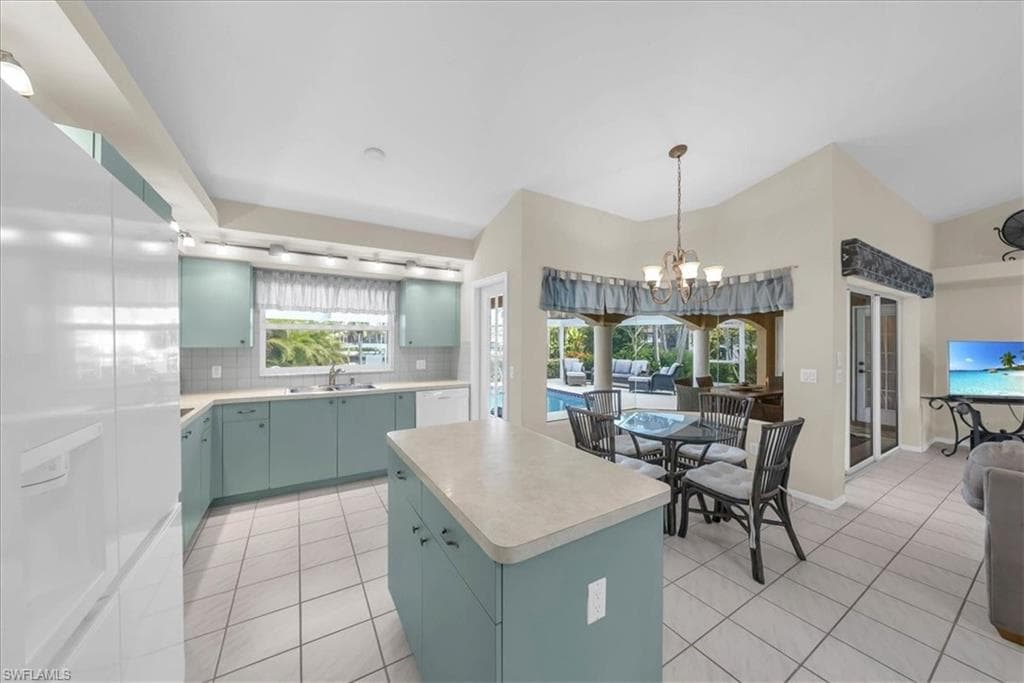 2569 27th Ave, Cape Coral, FL 33914-10