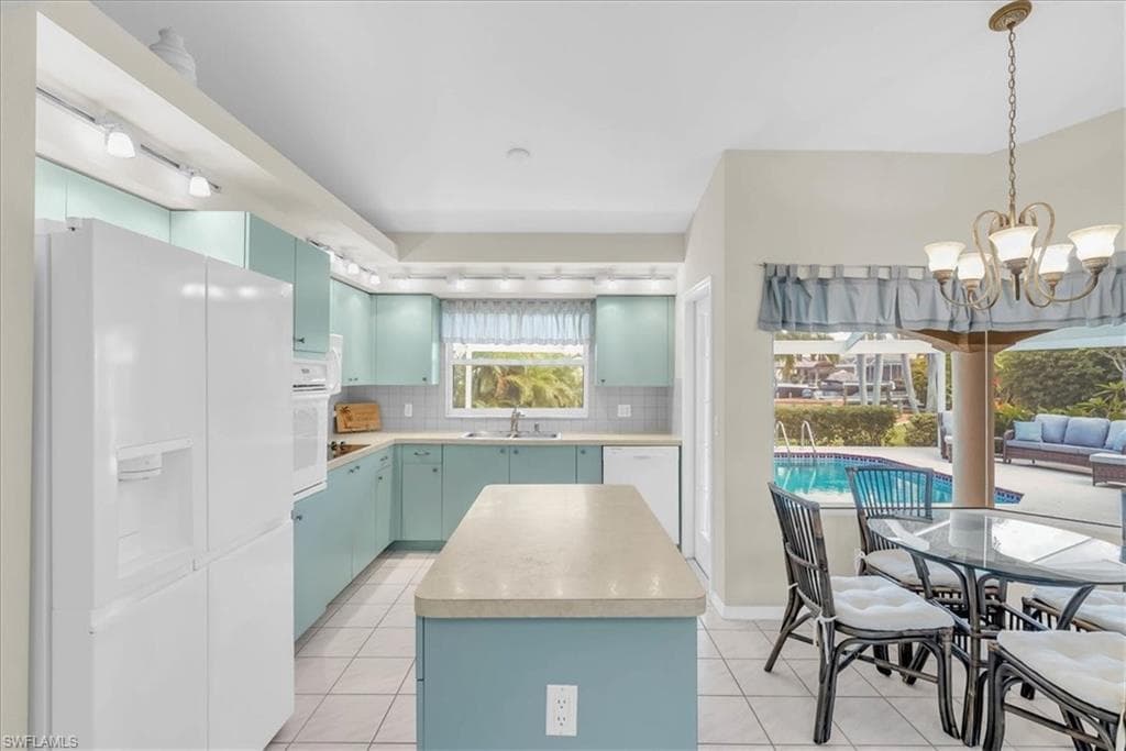 2569 27th Ave, Cape Coral, FL 33914-11