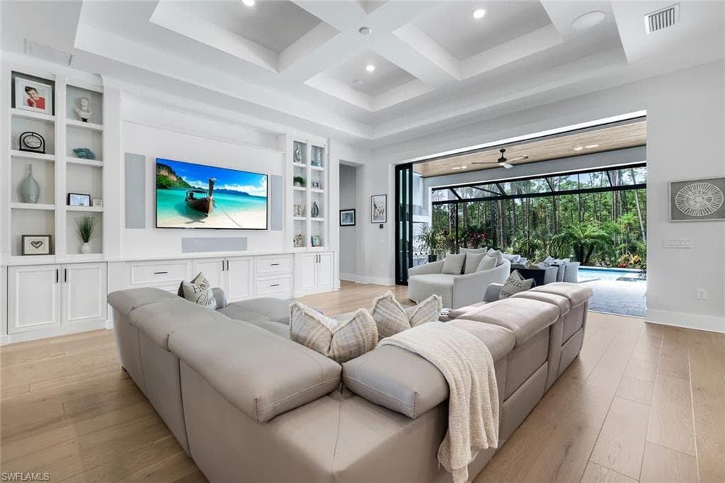 16221 Verilyn Cir, Naples, FL 34110-10