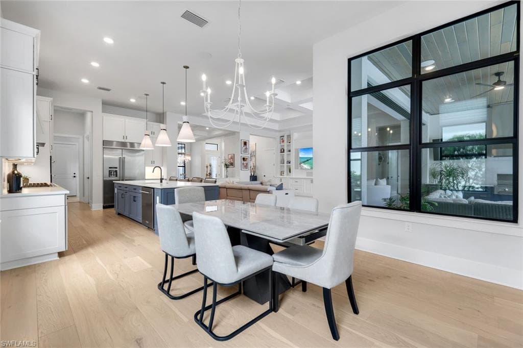 16221 Verilyn Cir, Naples, FL 34110-20