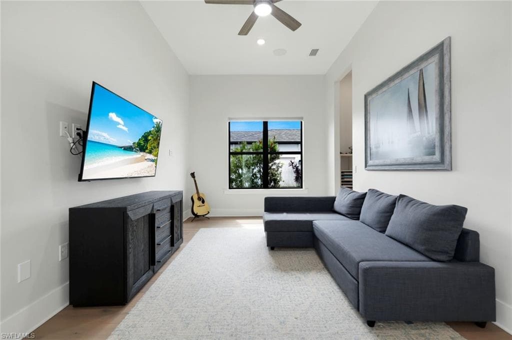 16221 Verilyn Cir, Naples, FL 34110-28