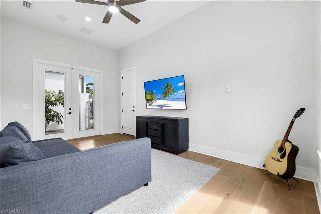 16221 Verilyn Cir, Naples, FL 34110-29