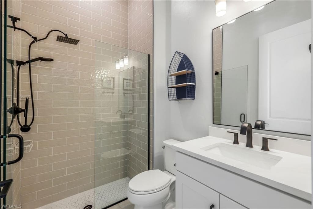 16221 Verilyn Cir, Naples, FL 34110-32