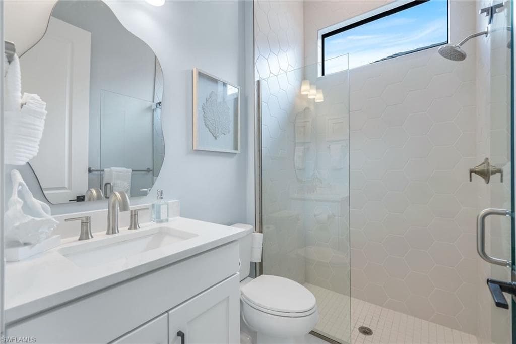 16221 Verilyn Cir, Naples, FL 34110-34