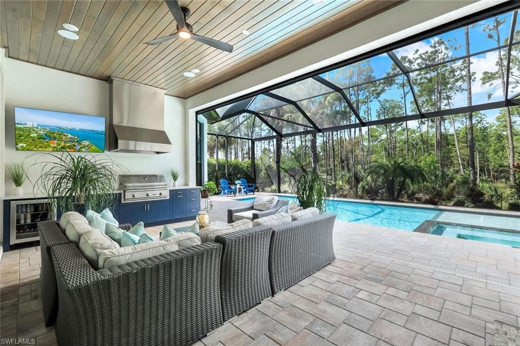 16221 Verilyn Cir, Naples, FL 34110-37