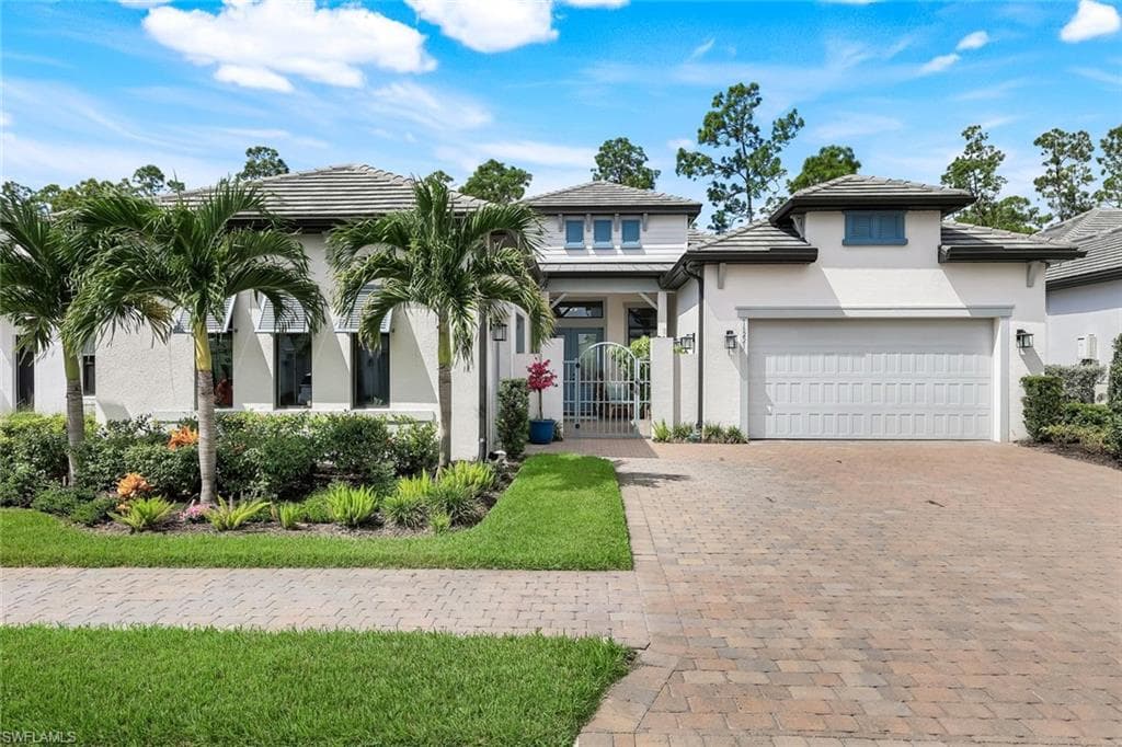 16221 Verilyn Cir, Naples, FL 34110-2