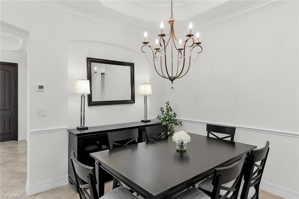 2990 Aviamar Cir, Naples, FL 34114-10