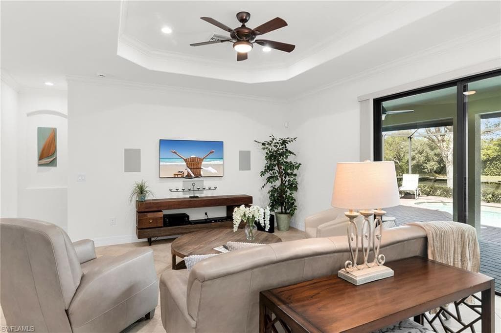 2990 Aviamar Cir, Naples, FL 34114-12