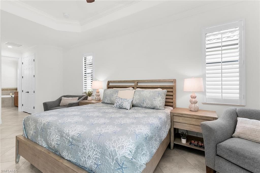 2990 Aviamar Cir, Naples, FL 34114-16