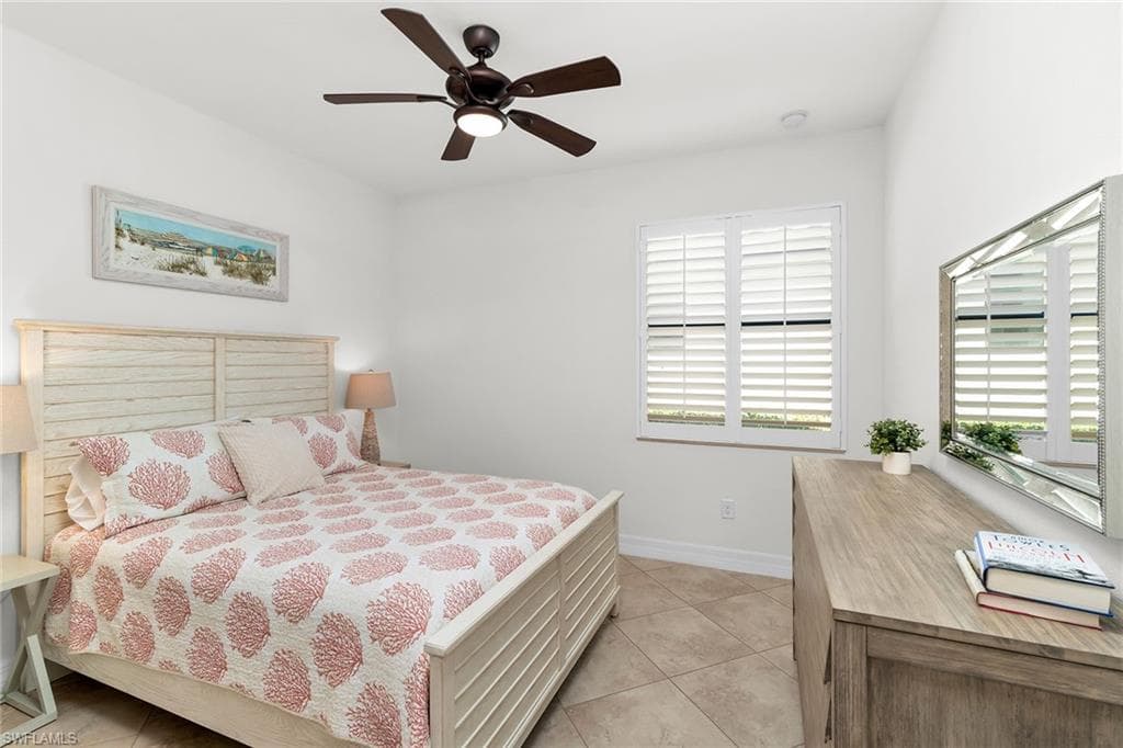 2990 Aviamar Cir, Naples, FL 34114-21