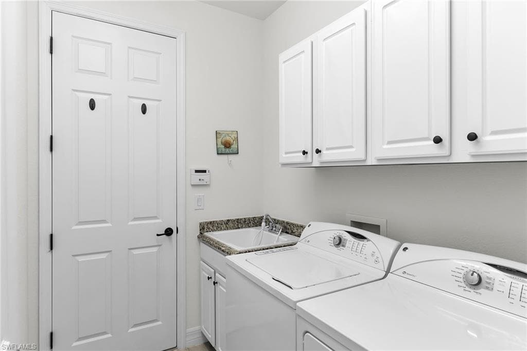 2990 Aviamar Cir, Naples, FL 34114-22