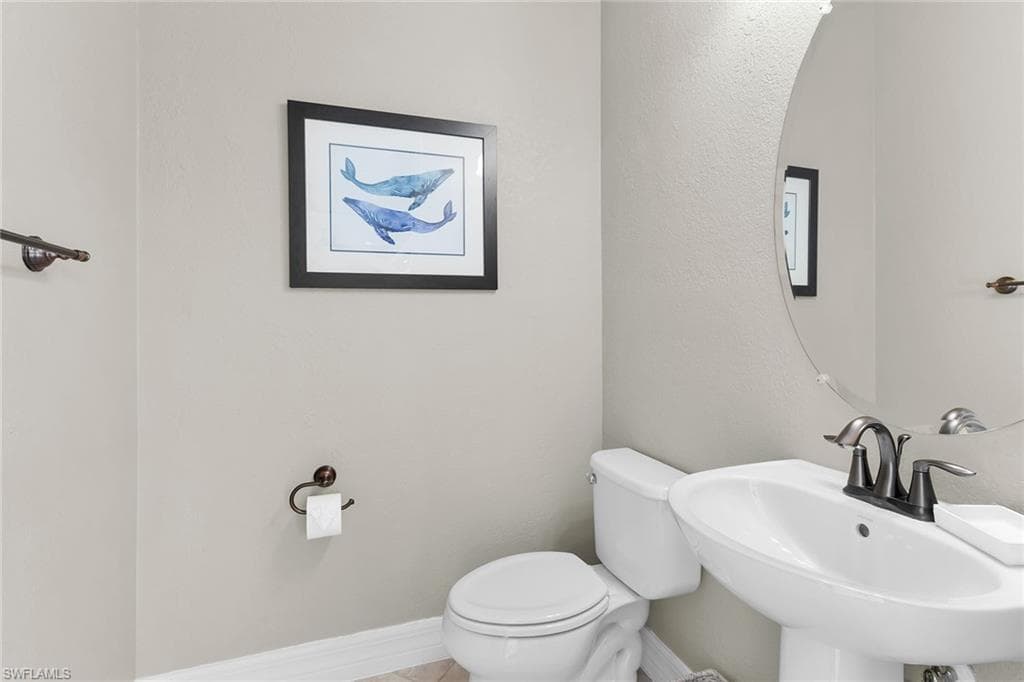 2990 Aviamar Cir, Naples, FL 34114-25