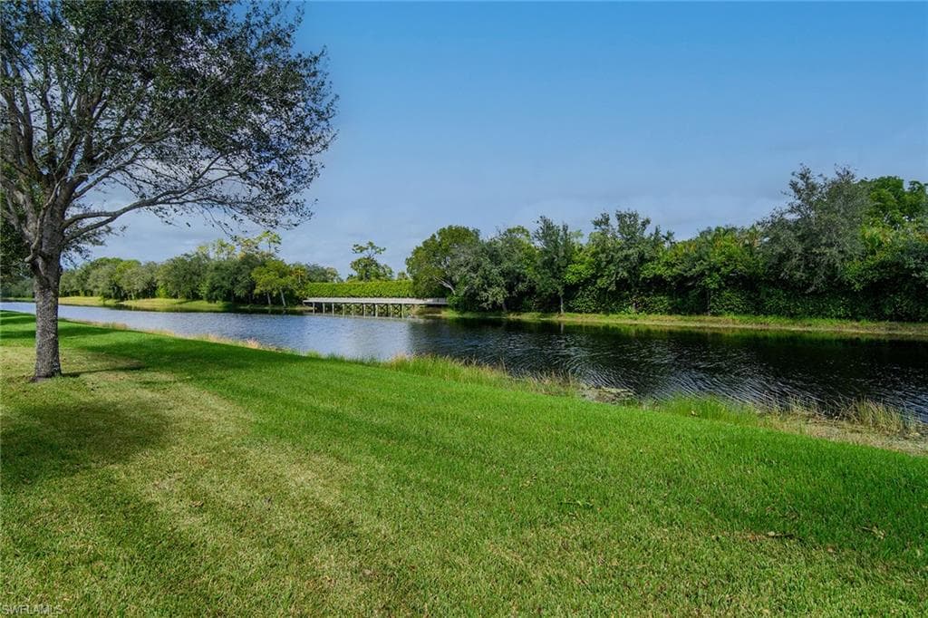 2990 Aviamar Cir, Naples, FL 34114-33