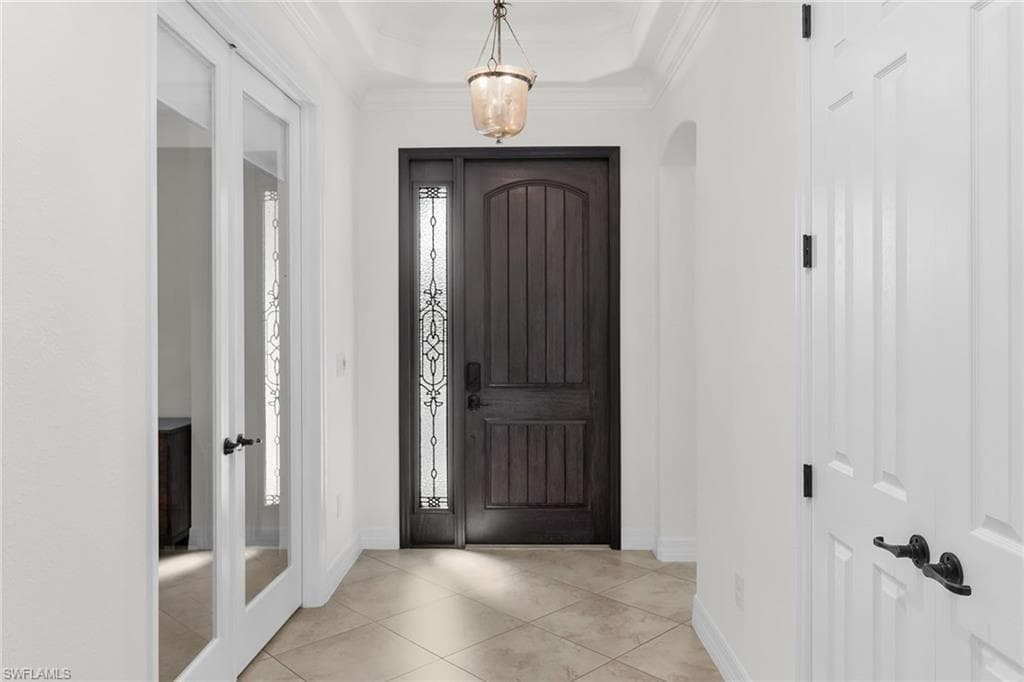 2990 Aviamar Cir, Naples, FL 34114-3