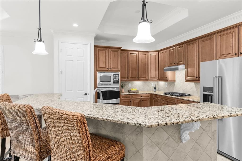 2990 Aviamar Cir, Naples, FL 34114-5