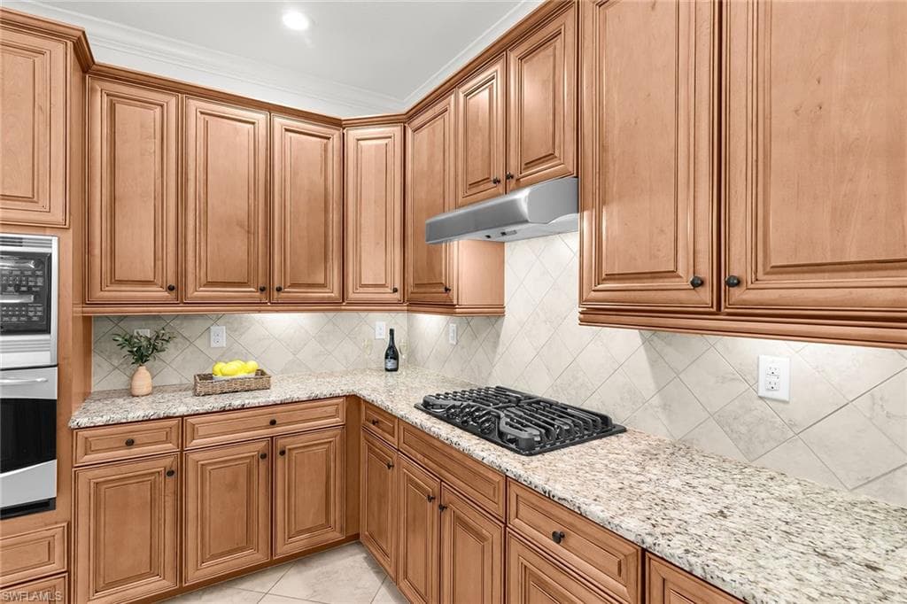 2990 Aviamar Cir, Naples, FL 34114-7