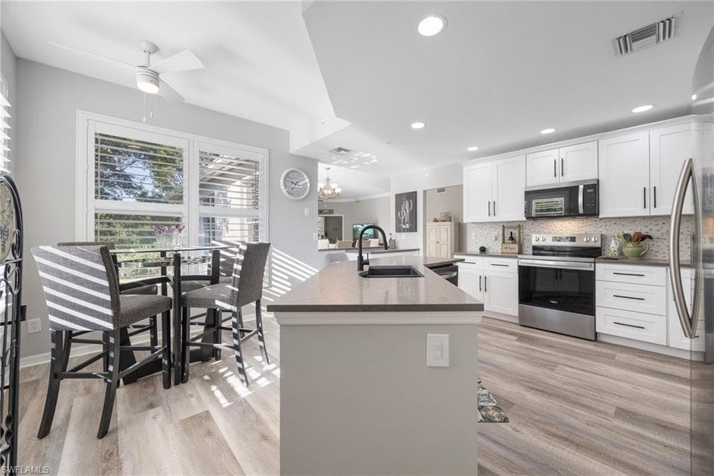 4650 Yacht Harbor Dr 121, Naples, FL 34112-12