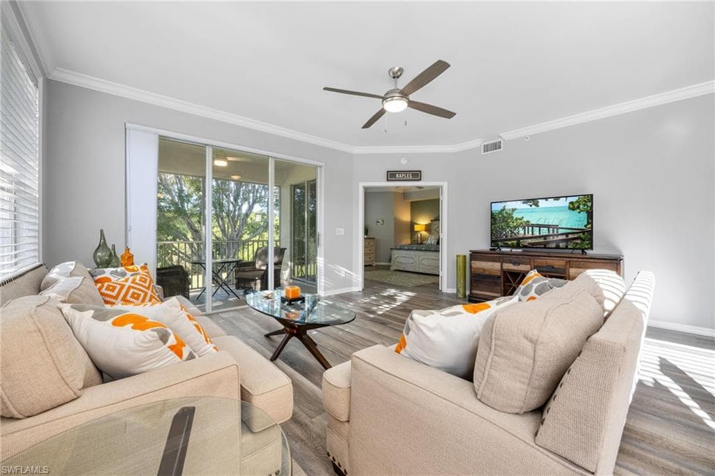 4650 Yacht Harbor Dr 121, Naples, FL 34112-18