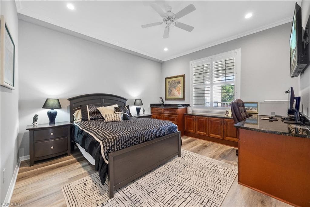 4650 Yacht Harbor Dr 121, Naples, FL 34112-26