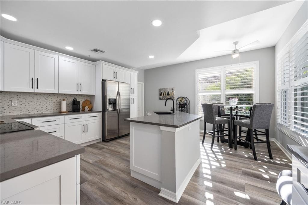 4650 Yacht Harbor Dr 121, Naples, FL 34112-7