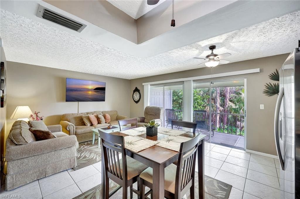 15 Bob O Link Ct 15b, Naples, FL 34105-4