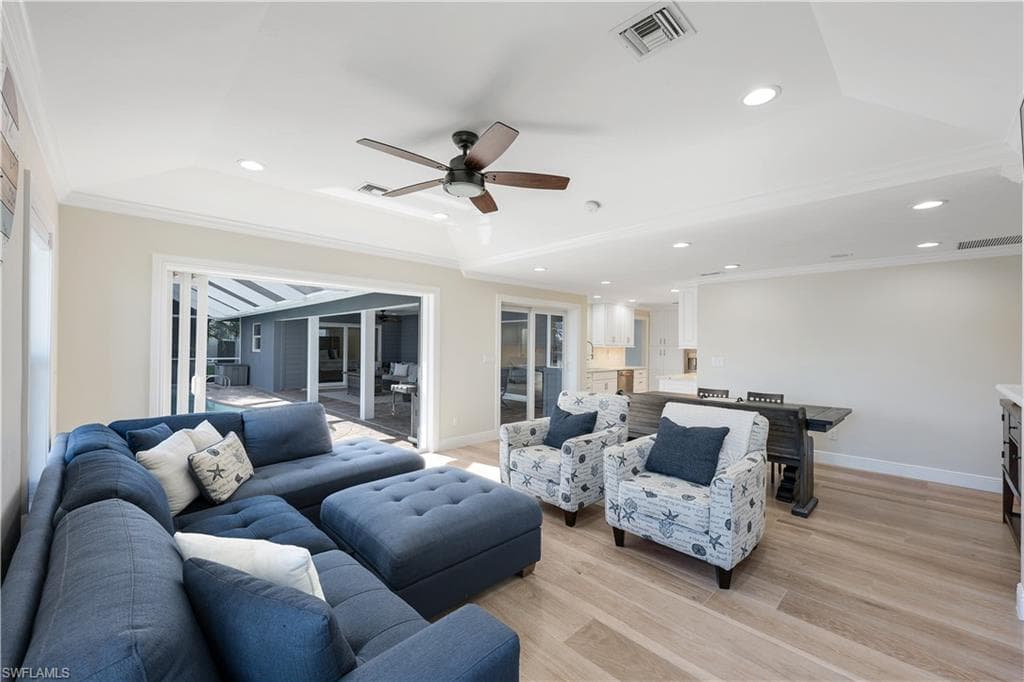 427 Nassau Ct, Marco Island, FL 34145-10